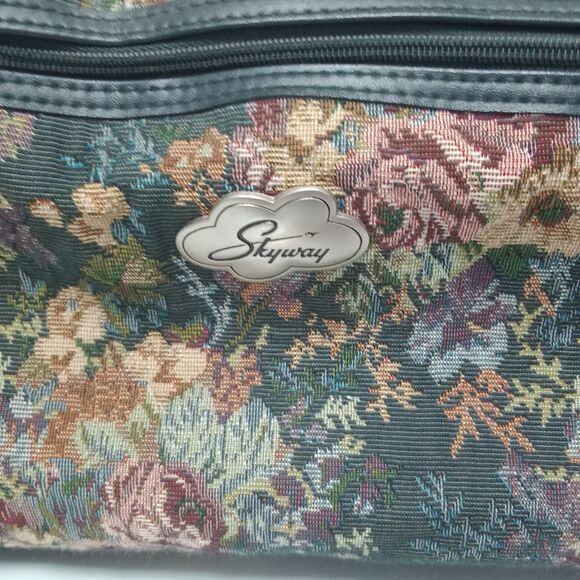 Vintage Skyway Floral Tapestry Duffel Weekender Cottoncore Travel Tote Gym Bag - Picture 9 of 11